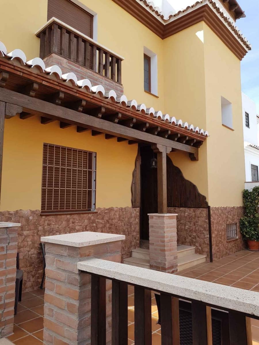 3 Zimmer Villa zu vermieten in Nerja mit Pool Garage - 1.800 € (Ref: 4965653)