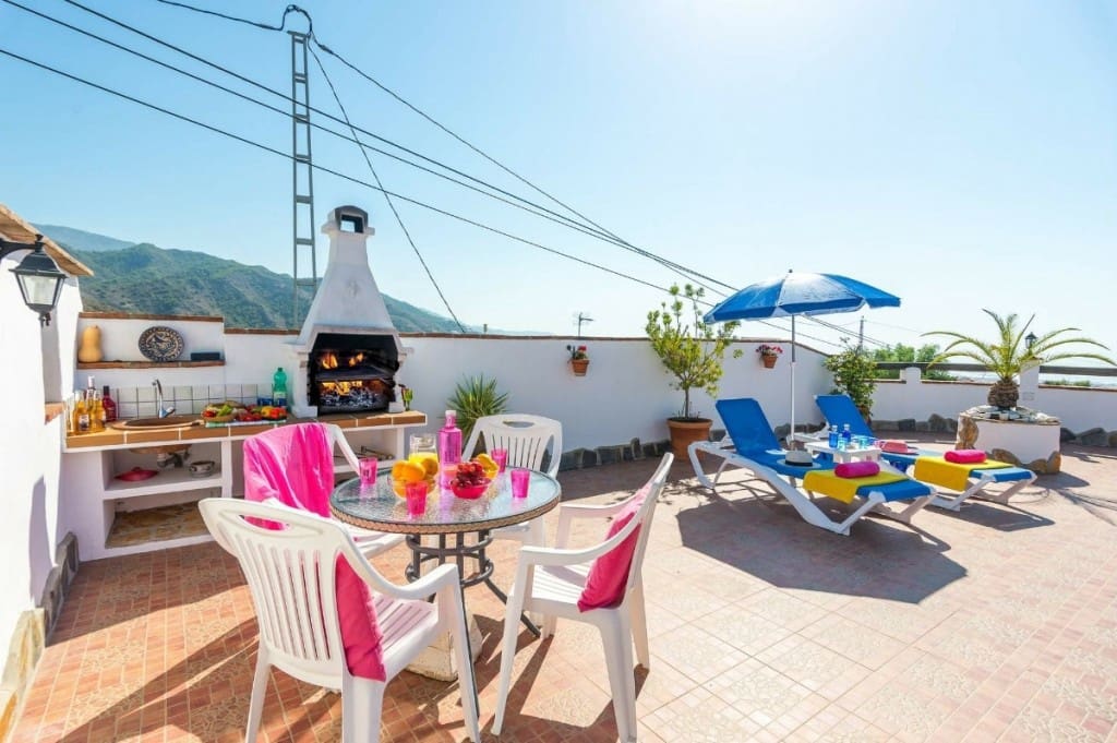 2 soverom Villa til leie i Nerja med svømmebasseng garasje - € 1 800 (Ref: 5173520)