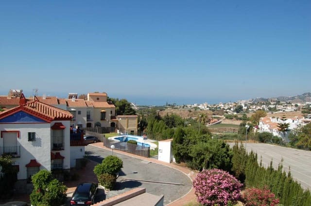 3 sypialnia Dom na sprzedaż w Nerja z basenem garażem - 490 000 € (Ref: 5384825)