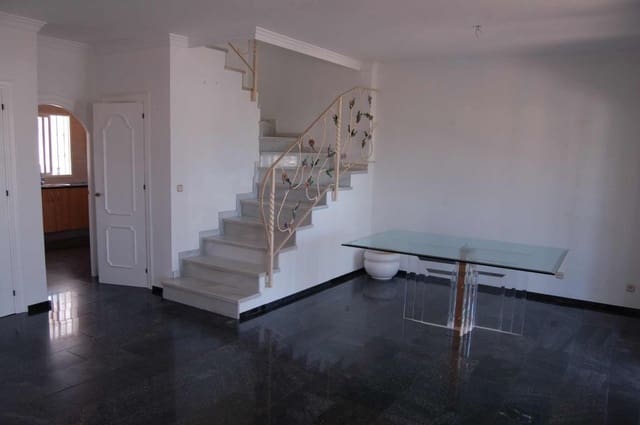 3 sypialnia Dom na sprzedaż w Nerja z basenem garażem - 490 000 € (Ref: 5384825)