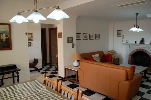 4 quarto Moradia para arrendar em Nerja com piscina - 1 850 € (Ref: 5414350)