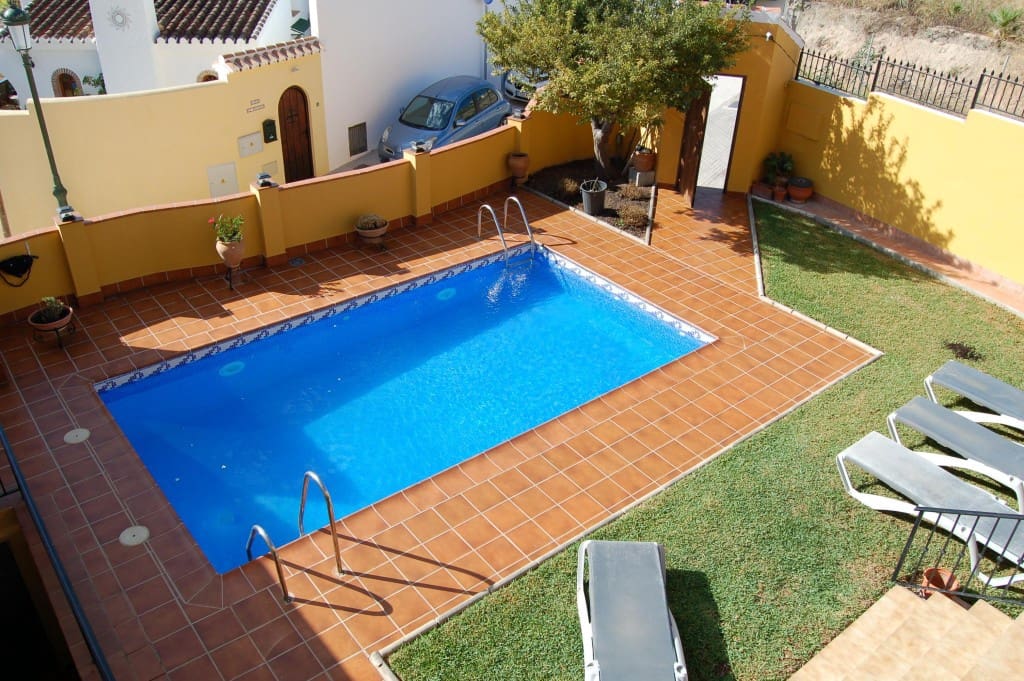 4 soverom Villa til leie i Nerja med svømmebasseng - € 1 850 (Ref: 5414350)