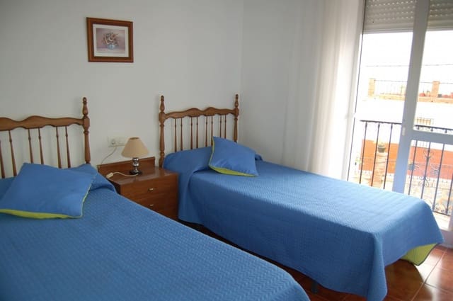 3 makuuhuone Huoneisto vuokrattavana paikassa Maro, Nerja - 850 € (Ref: 5461960)