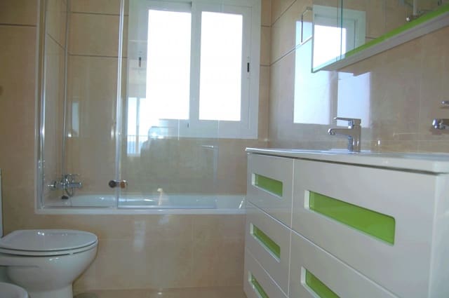 3 soveværelse Penthouse til leje i El Peñoncillo, Torrox med swimmingpool garage - € 2.000 (Ref: 5685820)