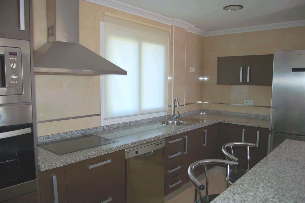 3 soveværelse Penthouse til leje i El Penoncillo med swimmingpool garage - € 2.000 (Ref: 5685820)