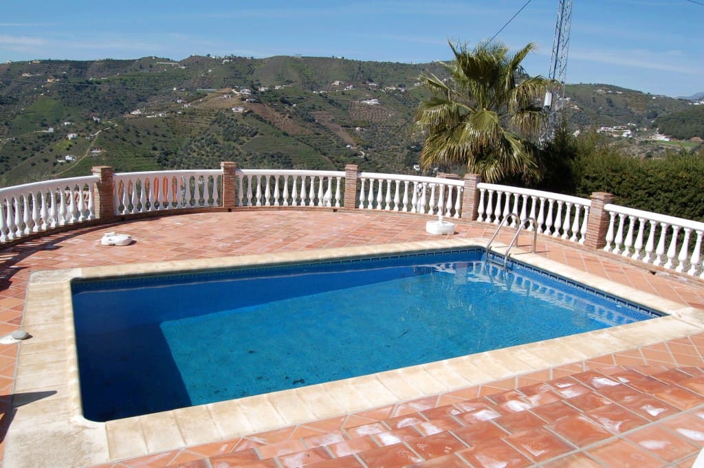 3 quarto Moradia para arrendar em Frigiliana com piscina - 1 800 € (Ref: 5785292)