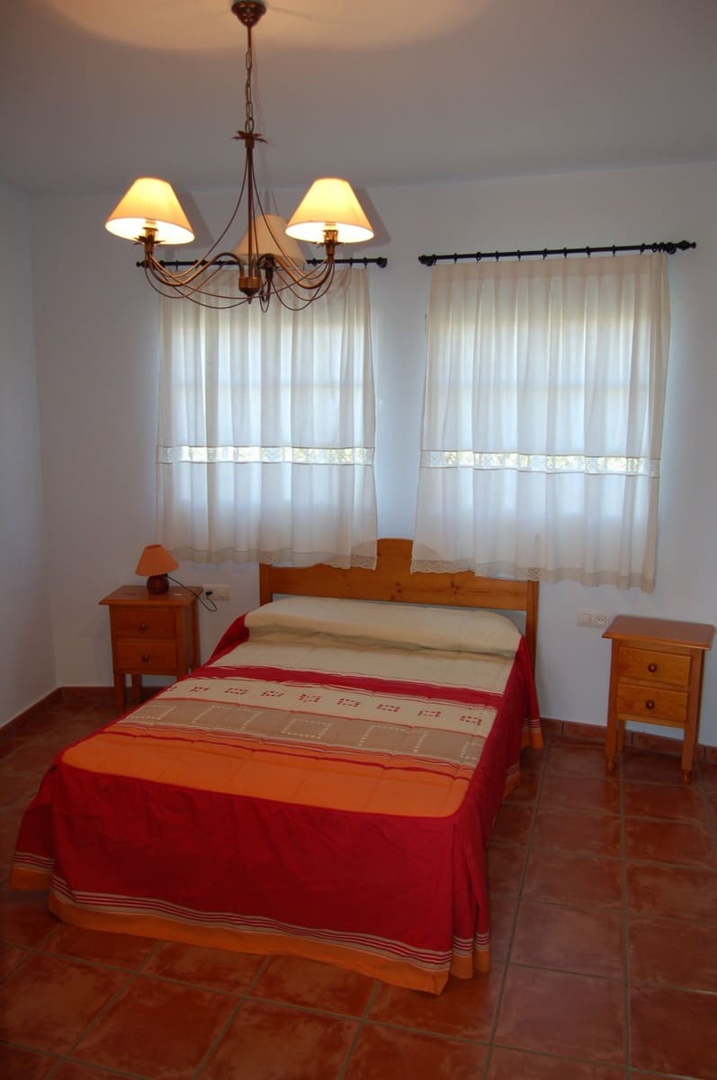 3 quarto Moradia para arrendar em Frigiliana com piscina - 1 800 € (Ref: 5785292)