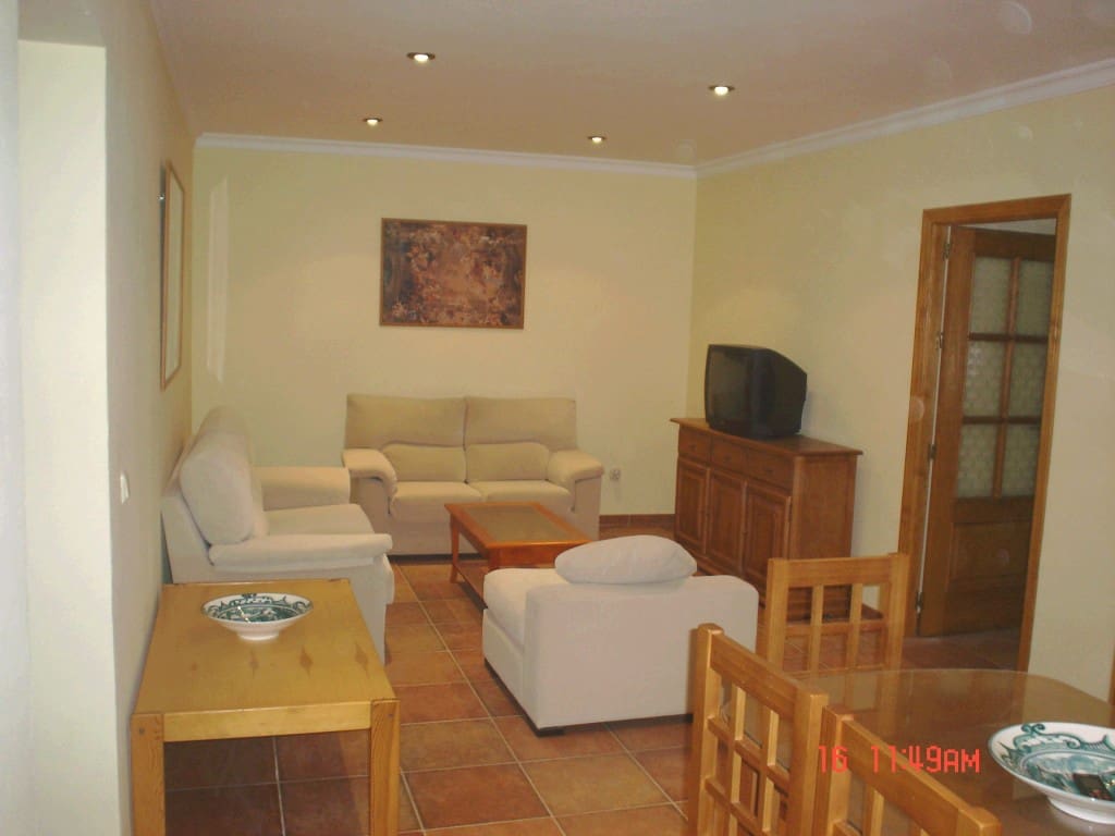 2 bedroom Apartment for rent in Maro - € 800 (Ref: 6055813)