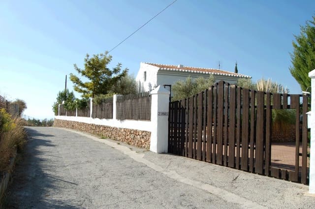 Chalet de 3 habitaciones en Frigiliana en alquiler con piscina - 1.400 € (Ref: 6225060)