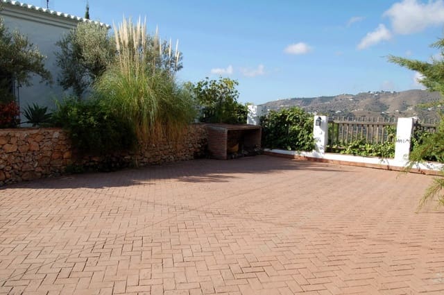 Chalet de 3 habitaciones en Frigiliana en alquiler con piscina - 1.400 € (Ref: 6225060)