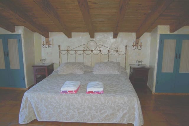 Chalet de 3 habitaciones en Frigiliana en alquiler con piscina - 1.400 € (Ref: 6225060)