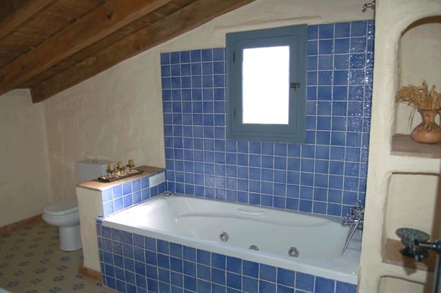 Chalet de 3 habitaciones en Frigiliana en alquiler con piscina - 1.400 € (Ref: 6225060)