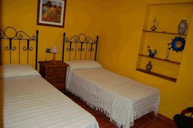 3 soverom Finca/Herregård til leie i Frigiliana med svømmebasseng garasje - € 1 600 (Ref: 6350468)