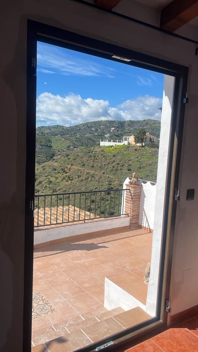 3 bedroom Finca/Country House for rent in Frigiliana with pool garage - € 1,600 (Ref: 6350468)