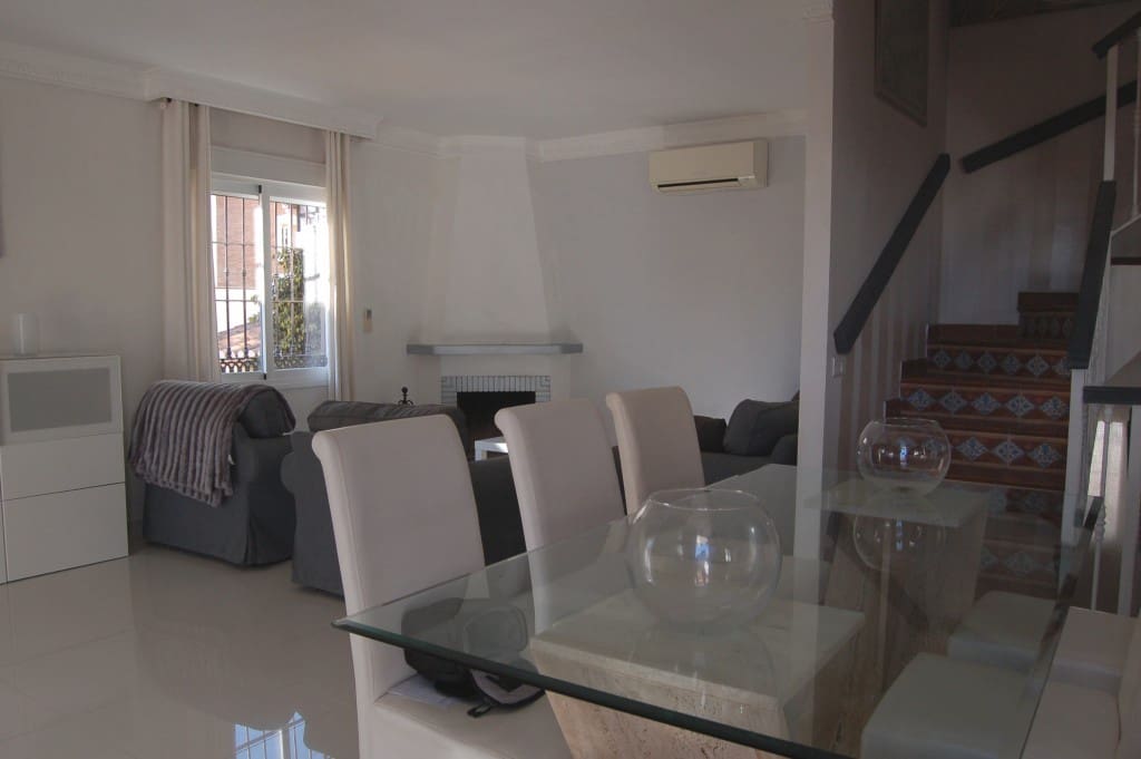 4 sypialnia Willa na sprzedaż w Nerja z basenem garażem - 449 950 € (Ref: 6709427)