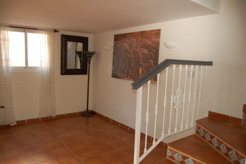 4 sypialnia Willa na sprzedaż w Nerja z basenem garażem - 449 950 € (Ref: 6709427)