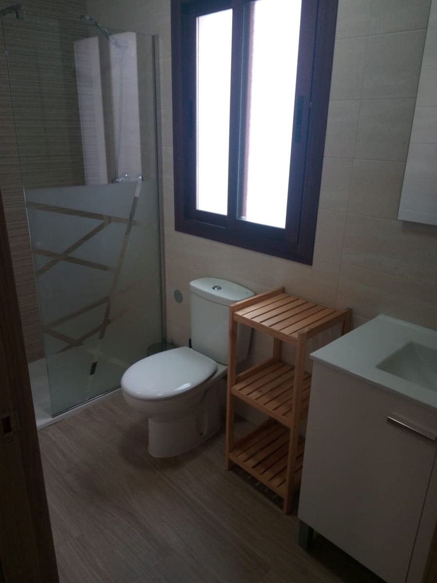 1 Zimmer Apartment zu vermieten in Maro - 600 € (Ref: 6807122)