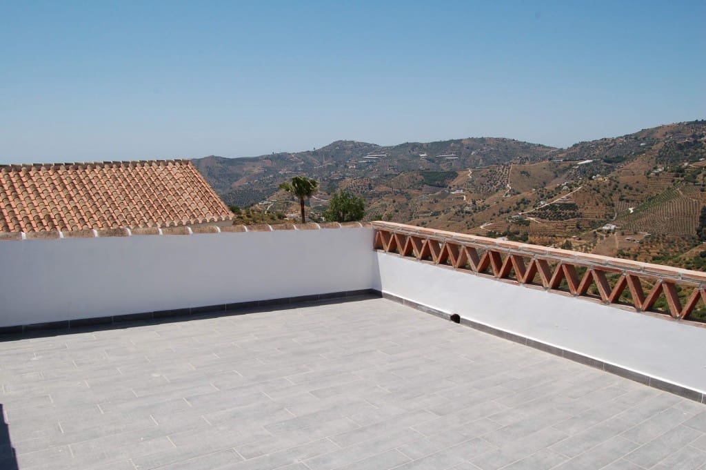 3 bedroom Villa for rent in Frigiliana - € 1,500 (Ref: 6824871)