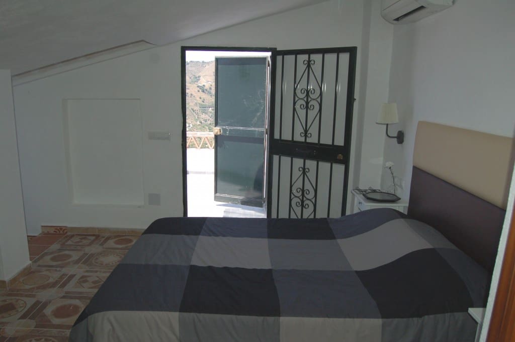 3 bedroom Villa for rent in Frigiliana - € 1,500 (Ref: 6824871)