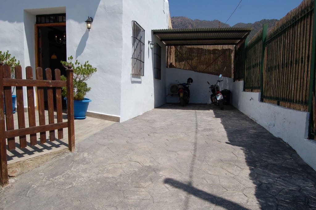3 bedroom Villa for rent in Frigiliana - € 1,500 (Ref: 6824871)