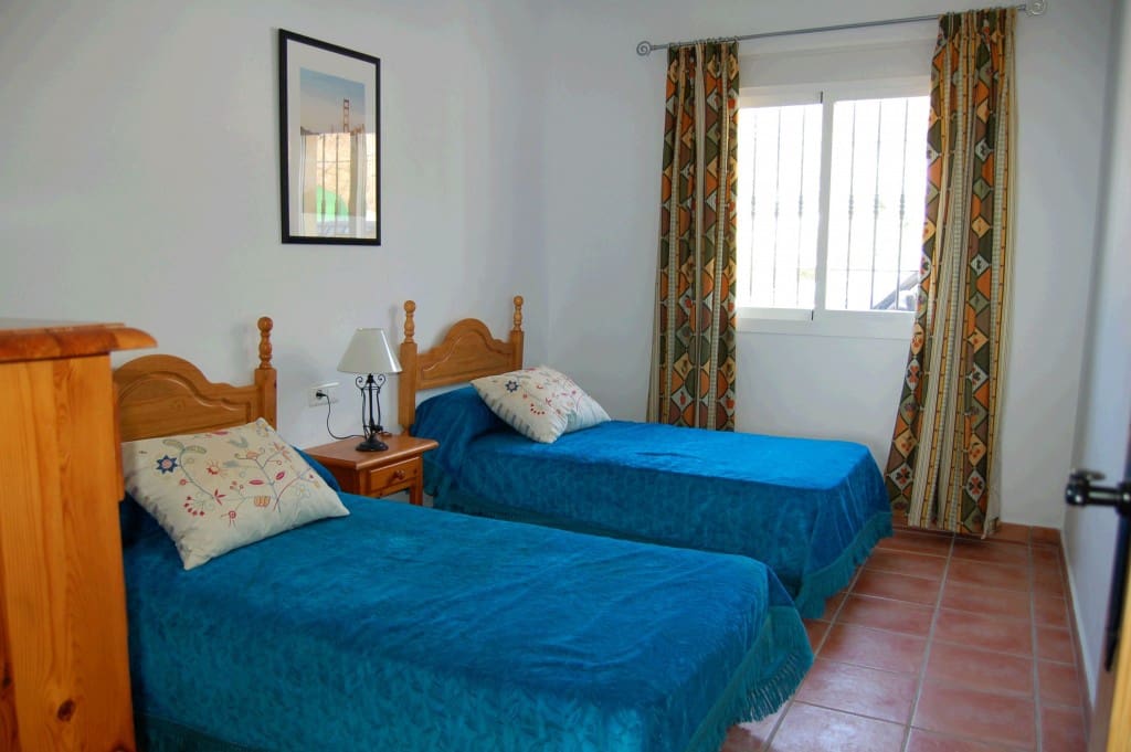 3 bedroom Villa for rent in Torrox with pool garage - € 1,200 (Ref: 6893025)