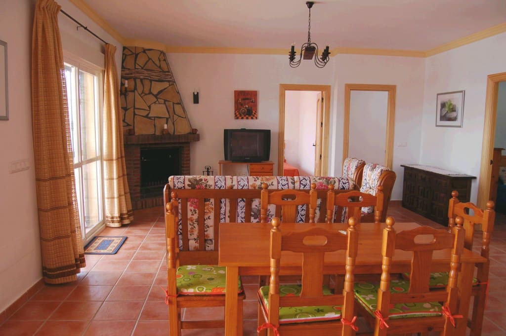 3 bedroom Villa for rent in Torrox with pool garage - € 1,200 (Ref: 6893025)
