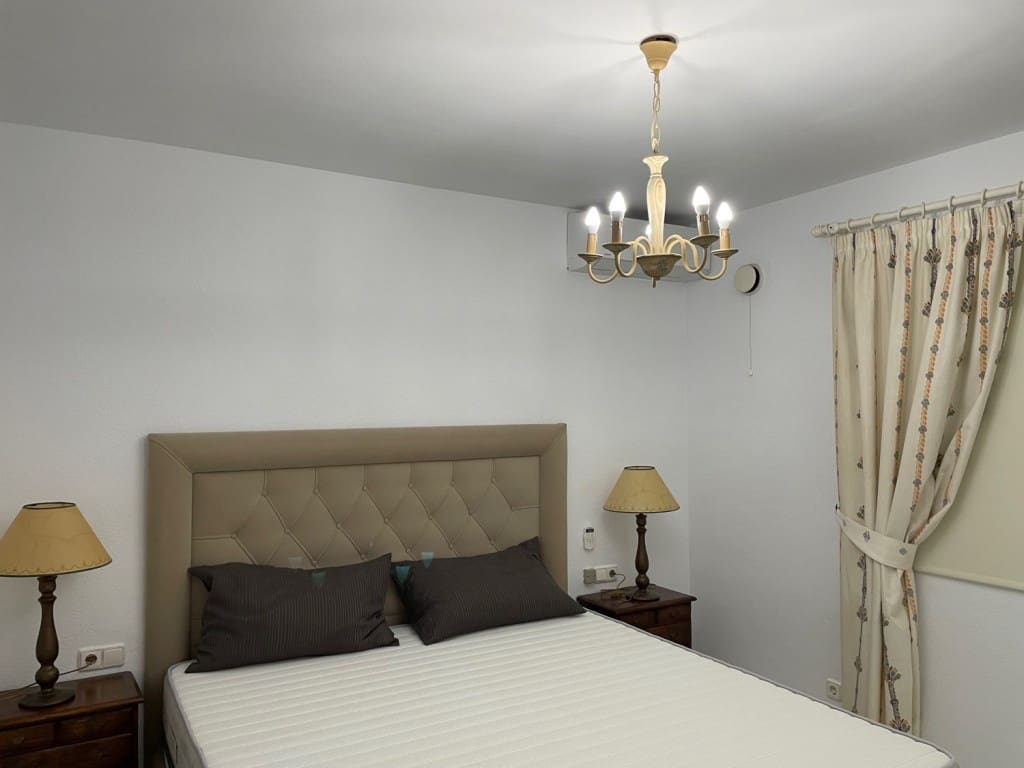 4 bedroom Villa for sale in Nerja with pool - € 699,000 (Ref: 7148330)