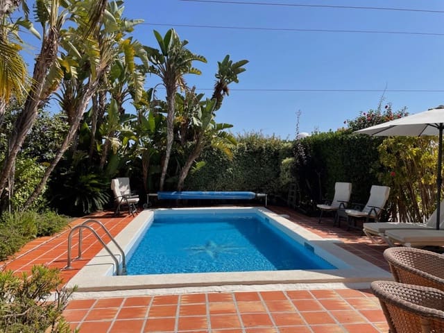 4 bedroom Villa for sale in Nerja with pool - € 699,000 (Ref: 7148330)