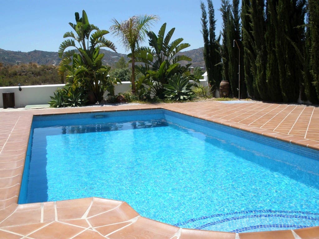 2 sovrum Lägenhet att hyra i Frigiliana med pool garage - 1 000 € (Ref: 7454581)