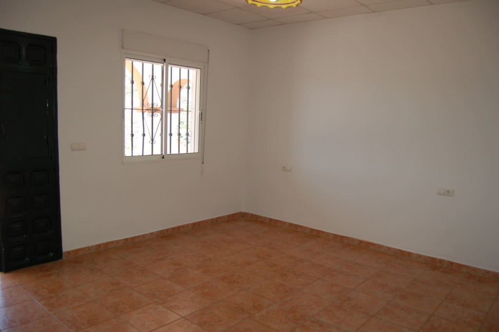 3 bedroom Villa for rent in Torrox with garage - € 1,200 (Ref: 7571685)