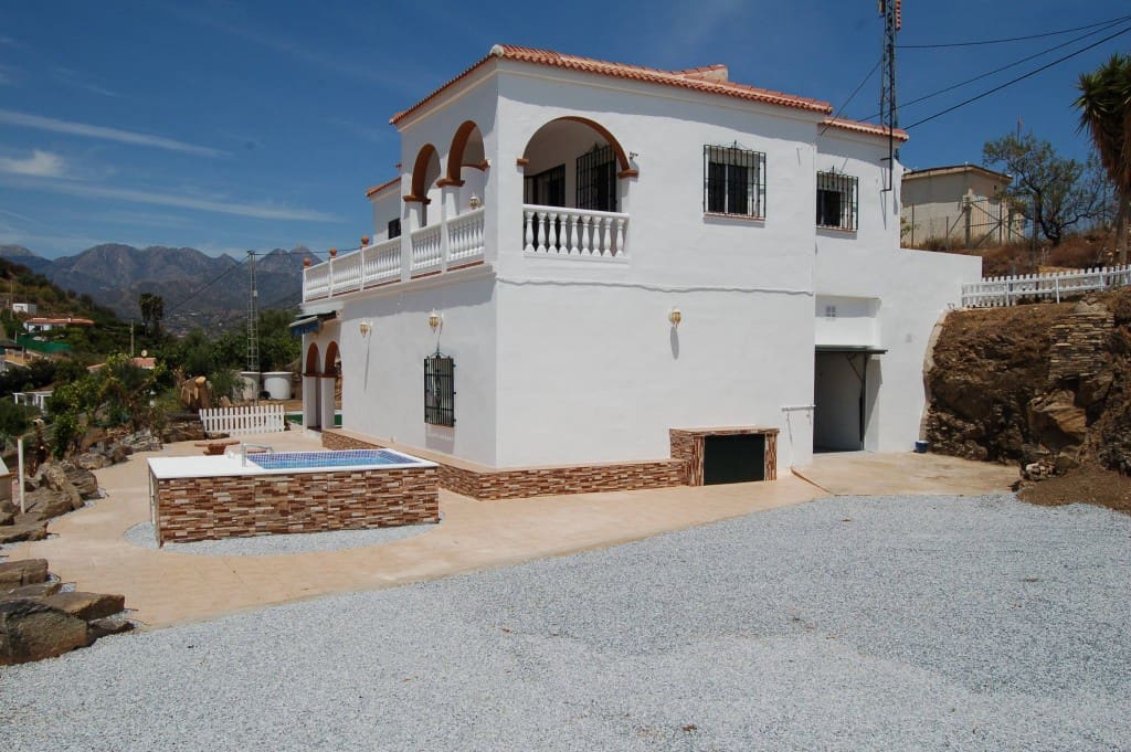 3 bedroom Villa for rent in Torrox with garage - € 1,200 (Ref: 7571685)