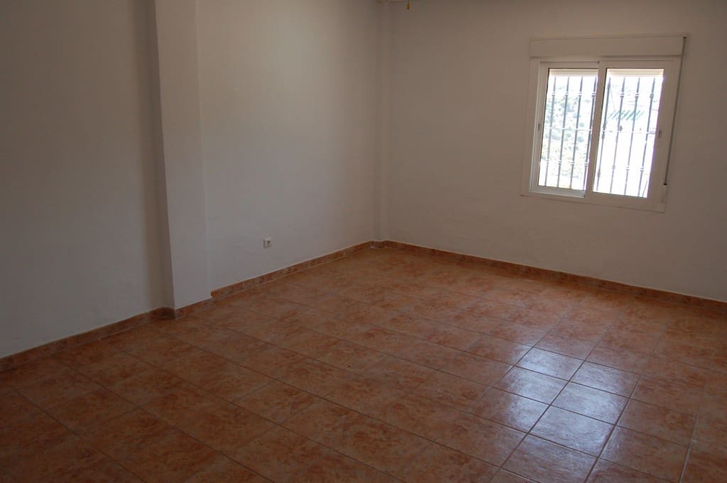 3 bedroom Villa for rent in Torrox with garage - € 1,200 (Ref: 7571685)