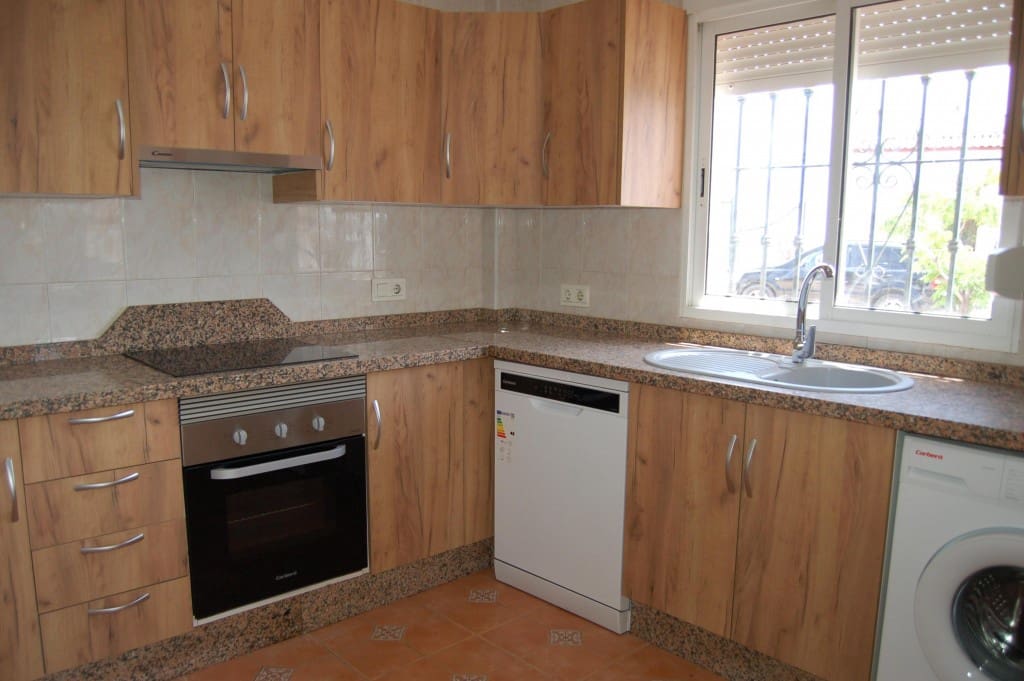 3 bedroom Villa for rent in Torrox with garage - € 1,200 (Ref: 7571685)
