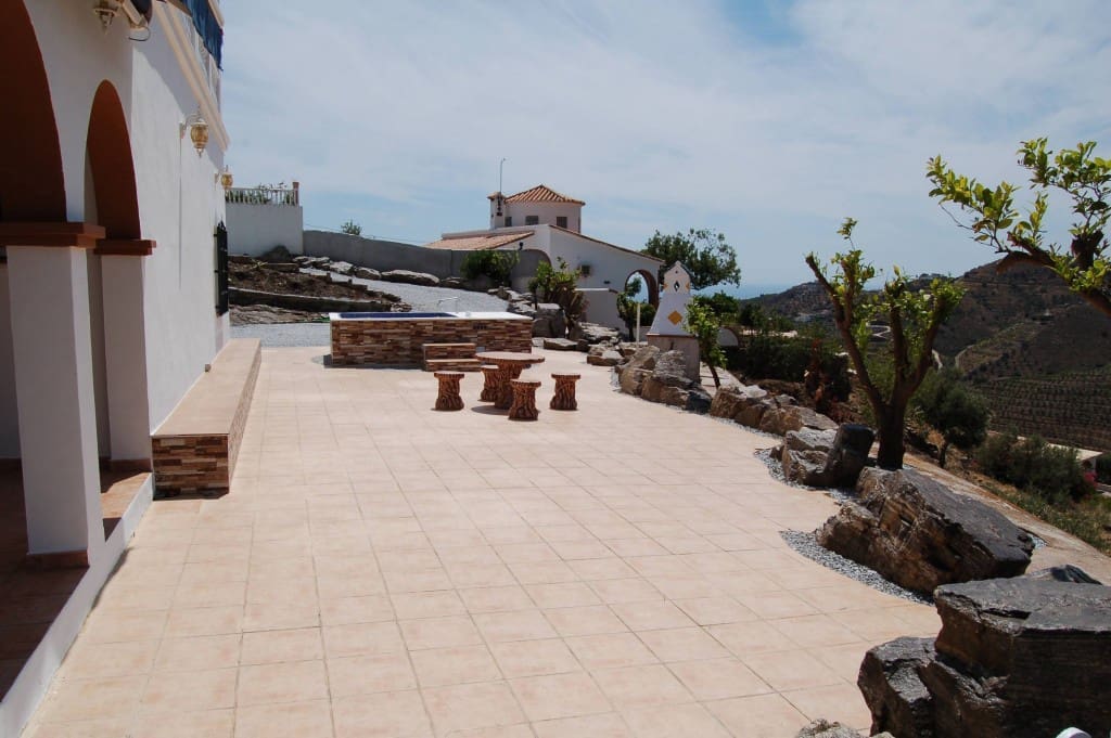 3 bedroom Villa for rent in Torrox with garage - € 1,200 (Ref: 7571685)