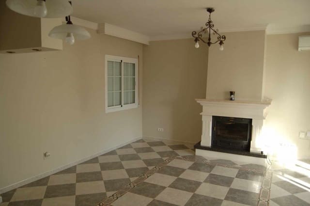 5 quarto Casa em Banda para venda em Nerja com piscina - 416 000 € (Ref: 7678501)