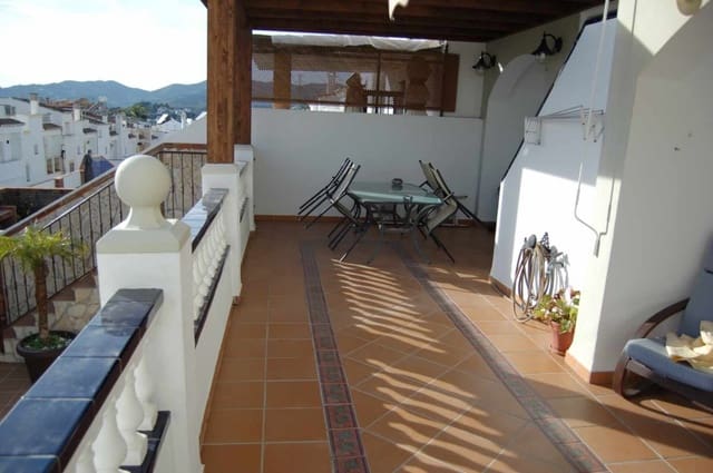 5 quarto Casa em Banda para venda em Nerja com piscina - 416 000 € (Ref: 7678501)
