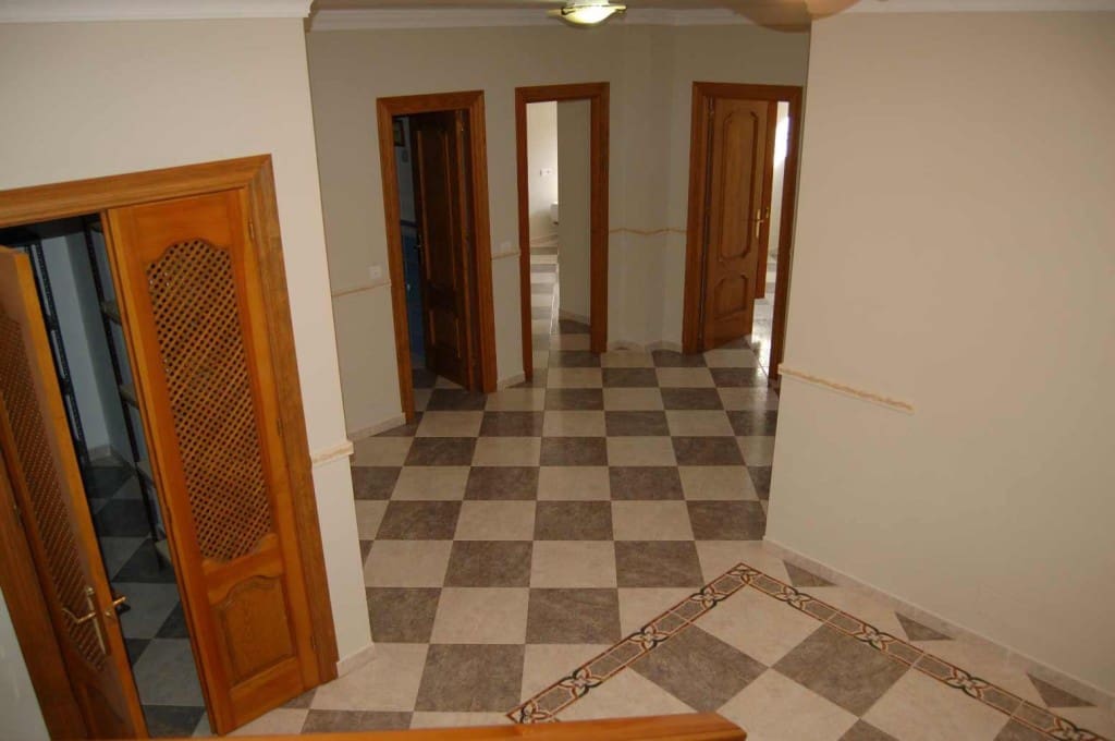 5 quarto Casa em Banda para venda em Nerja com piscina - 416 000 € (Ref: 7678501)