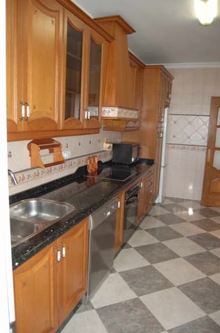 5 quarto Casa em Banda para venda em Nerja com piscina - 416 000 € (Ref: 7678501)