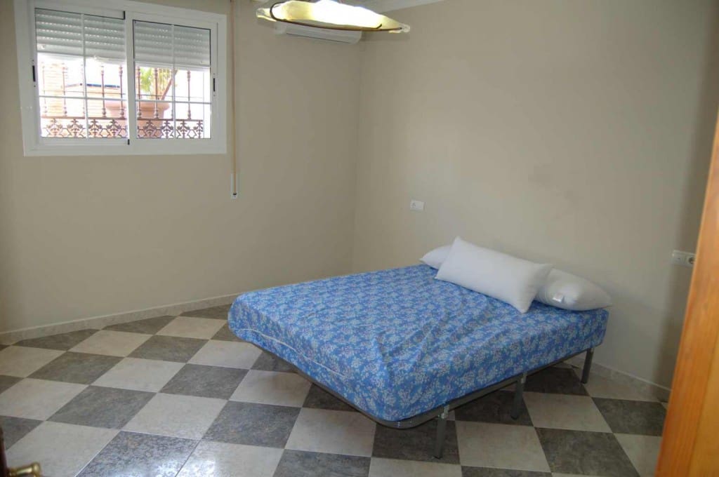 5 quarto Casa em Banda para venda em Nerja com piscina - 416 000 € (Ref: 7678501)