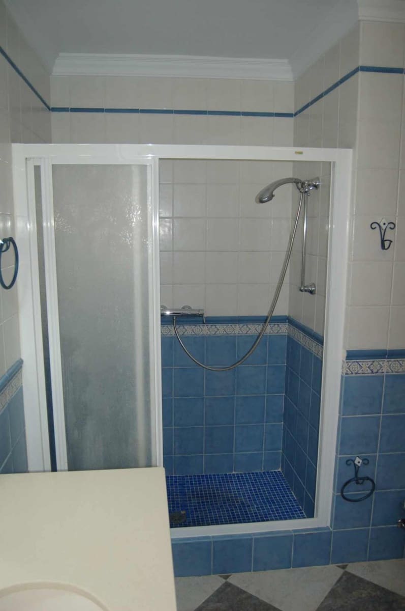 5 quarto Casa em Banda para venda em Nerja com piscina - 416 000 € (Ref: 7678501)