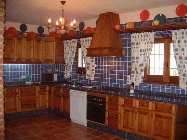 5 slaapkamer Villa te koop in Frigiliana met zwembad - € 3.150.000 (Ref: 7678520)