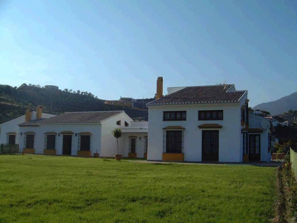 5 bedroom Villa for sale in Frigiliana with pool - € 3,150,000 (Ref: 7678520)