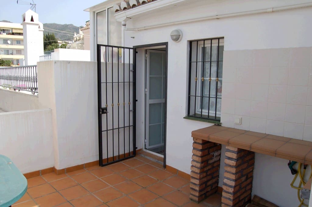 5 bedroom Townhouse for sale in Nerja with pool - € 315,000 (Ref: 7678528)