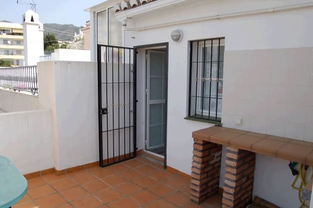 Casa de 5 habitaciones en Nerja en venta con piscina - 315.000 € (Ref: 7678528)