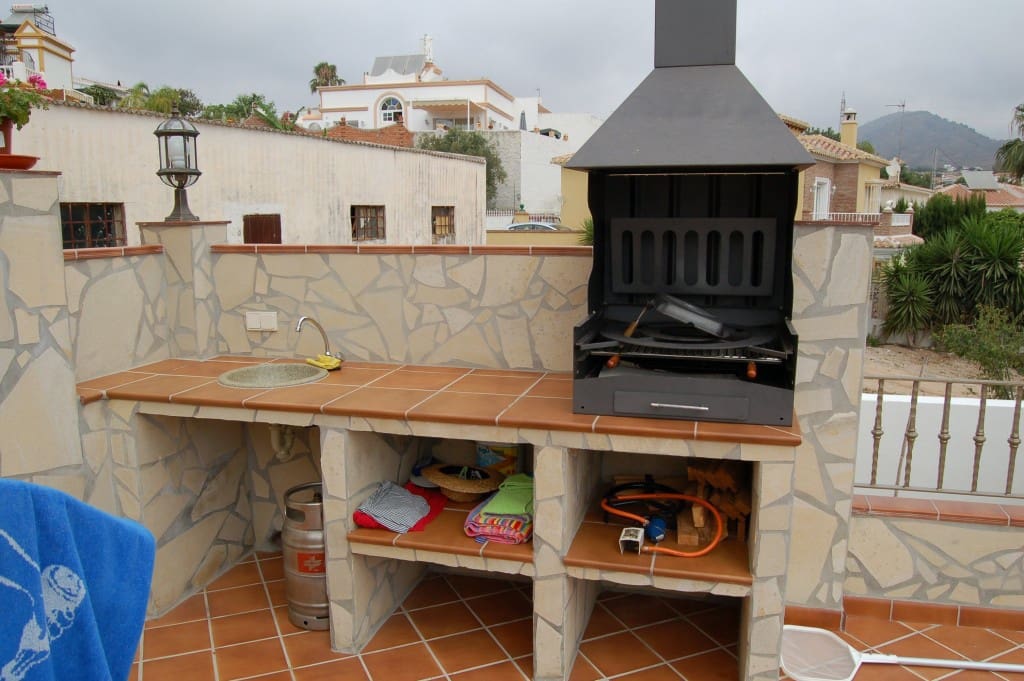 7 bedroom Villa for sale in Nerja with pool garage - € 918,750 (Ref: 7678533)