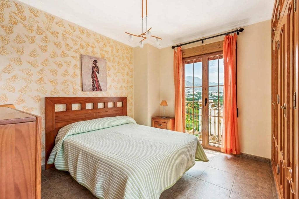 7 bedroom Villa for sale in Nerja with pool garage - € 918,750 (Ref: 7678533)