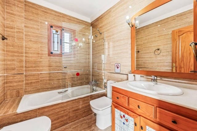 7 bedroom Villa for sale in Nerja with pool garage - € 918,750 (Ref: 7678533)