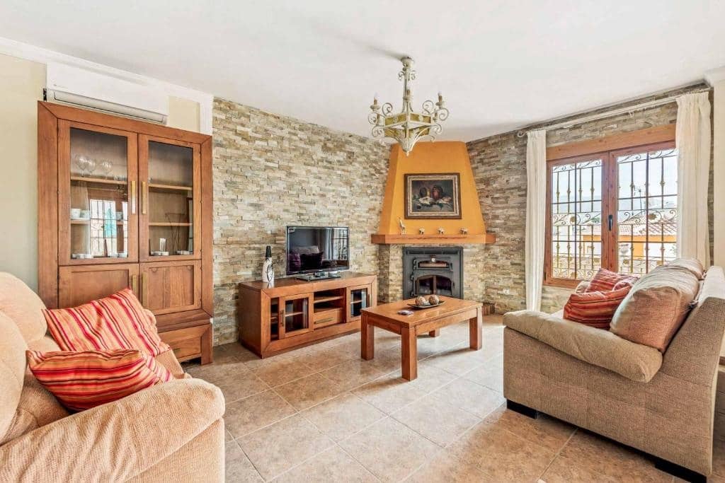 7 bedroom Villa for sale in Nerja with pool garage - € 918,750 (Ref: 7678533)