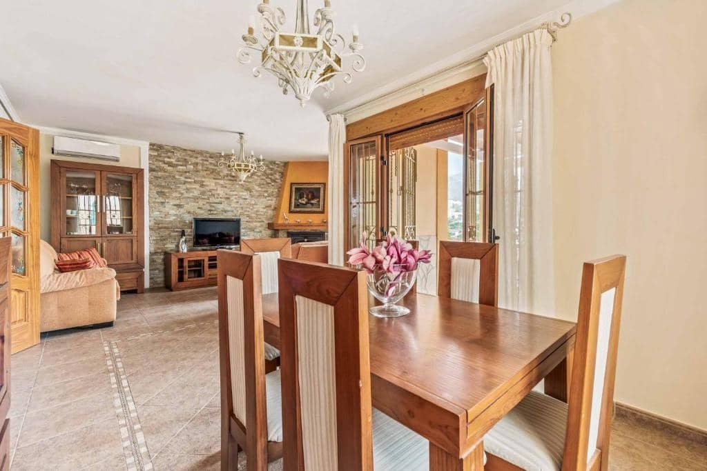 7 bedroom Villa for sale in Nerja with pool garage - € 918,750 (Ref: 7678533)