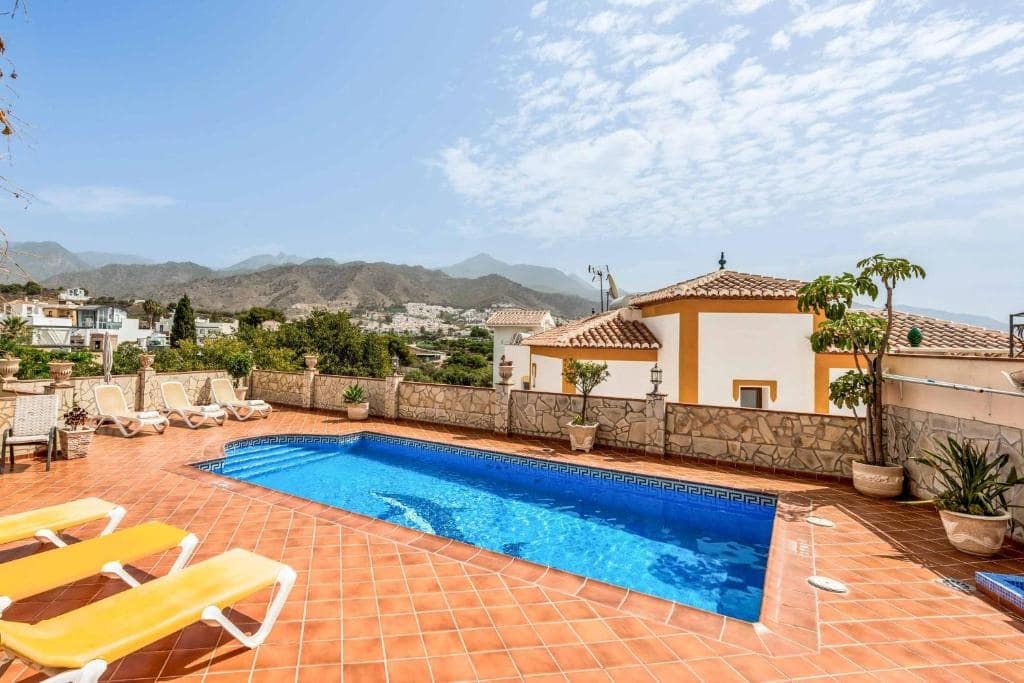 7 bedroom Villa for sale in Nerja with pool garage - € 918,750 (Ref: 7678533)